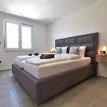 Spectacular X With Heated Pool Overlooking Split And Sea Villa Podstrana