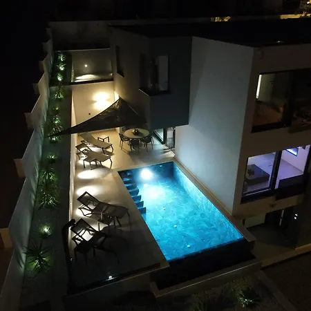 Spectacular X With Heated Pool Overlooking Split And Sea