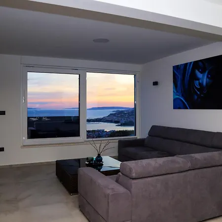 Villa Spectacular X With Heated Pool Overlooking Split And Sea *