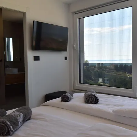 Spectacular X With Heated Pool Overlooking Split And Sea