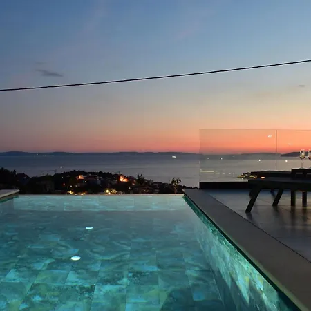 Spectacular X With Heated Pool Overlooking Split And Sea Villa *
