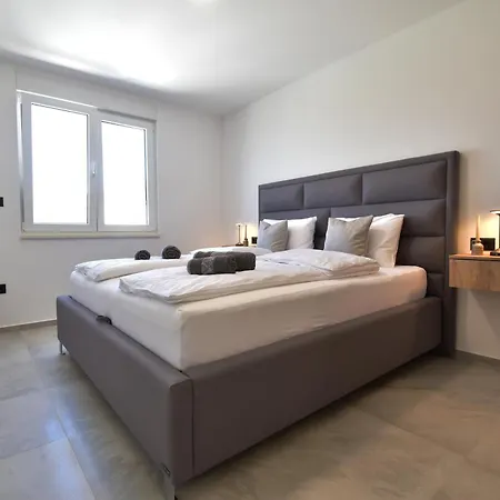 Spectacular X With Heated Pool Overlooking Split And Sea Villa Podstrana