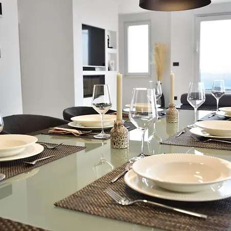 Villa Spectacular X With Heated Pool Overlooking Split And Sea Podstrana