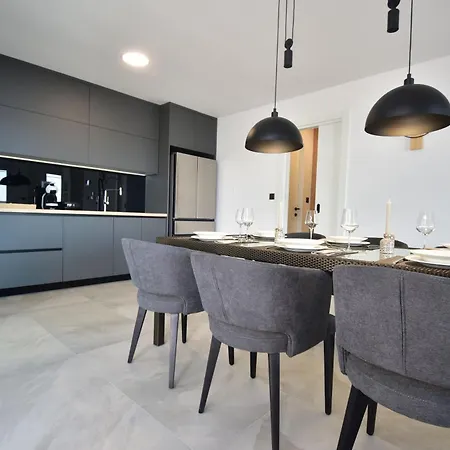 Spectacular X With Heated Pool Overlooking Split And Sea