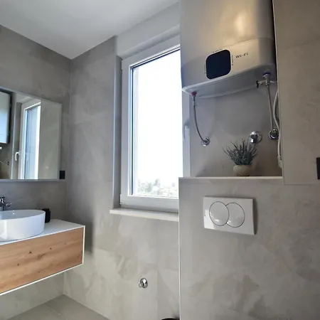 Spectacular X With Heated Pool Overlooking Split And Sea