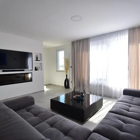 Spectacular X With Heated Pool Overlooking Split And Sea Villa